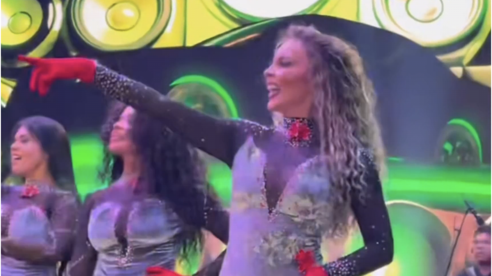 Screenshot_2025-11-01-23-41-58-693_com.miui.mediaviewer