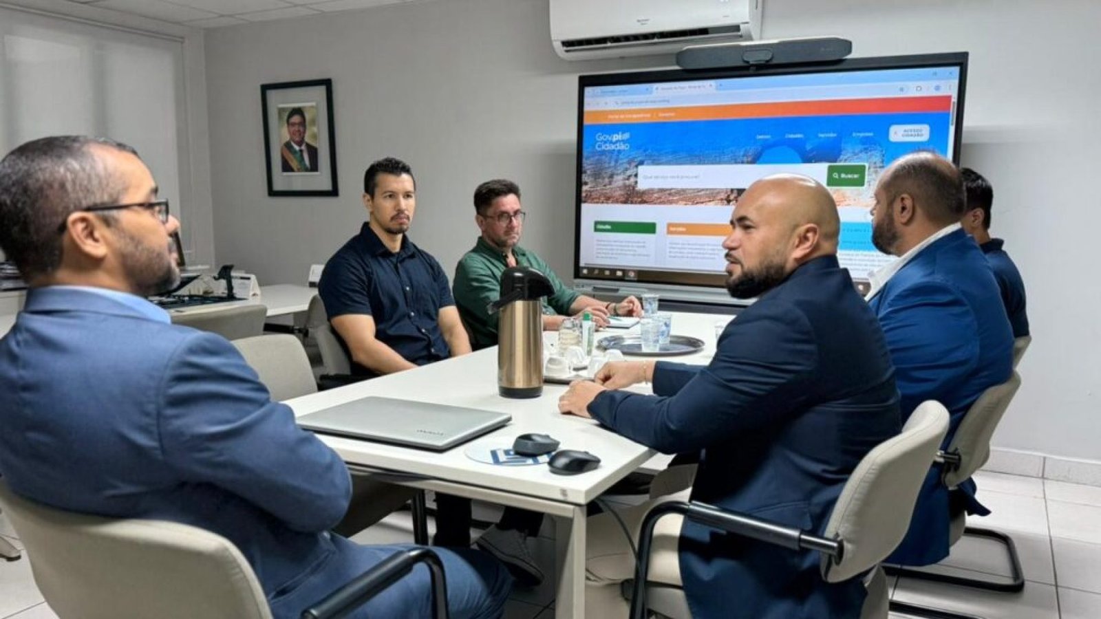 Na posse do novo presidente do Consórcio Nordeste, Rafael Fonteles defende mais acesso ao crédi...