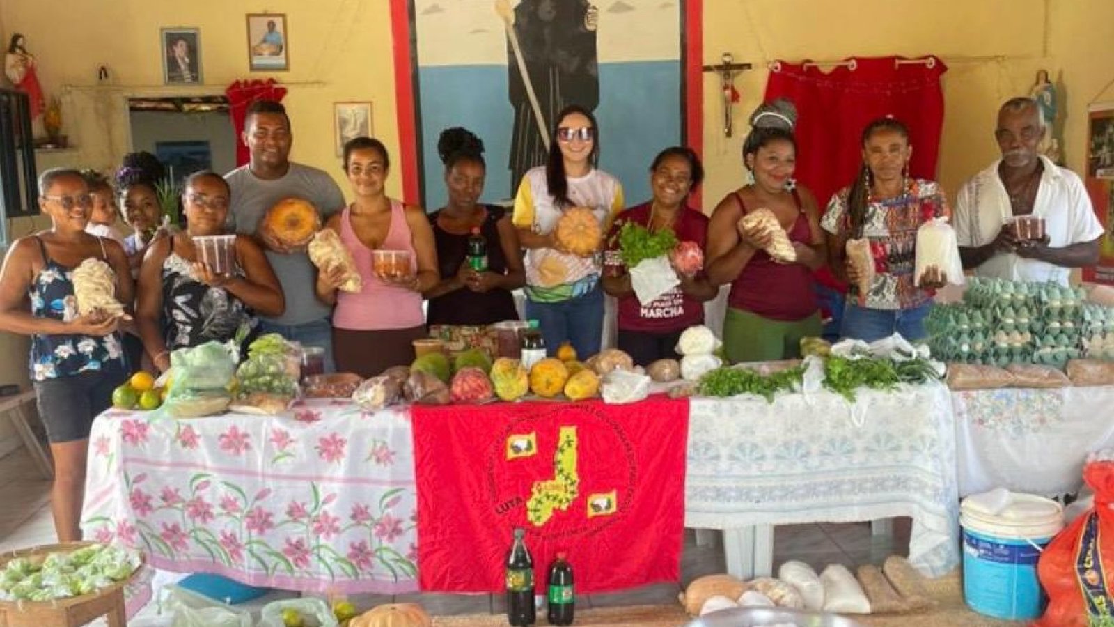 Entrega de alimentos na comunidade Canabrava dos Amaros, em Paquetá (Foto: Ascom SAF)